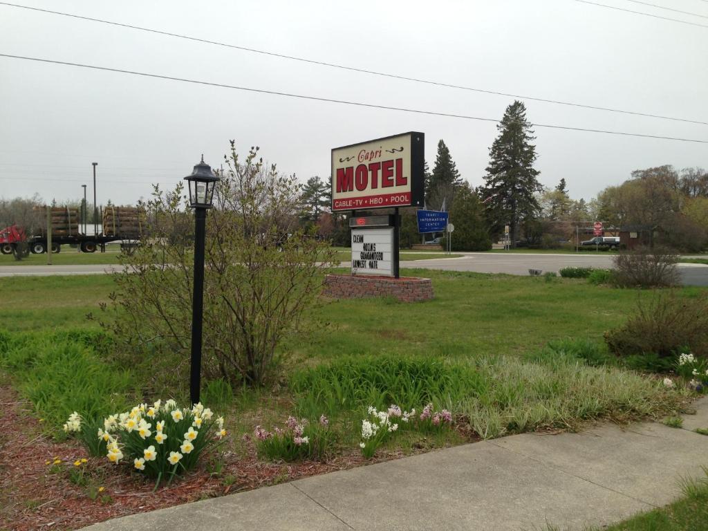 Capri Motel Mackinaw Stadt Exterior foto