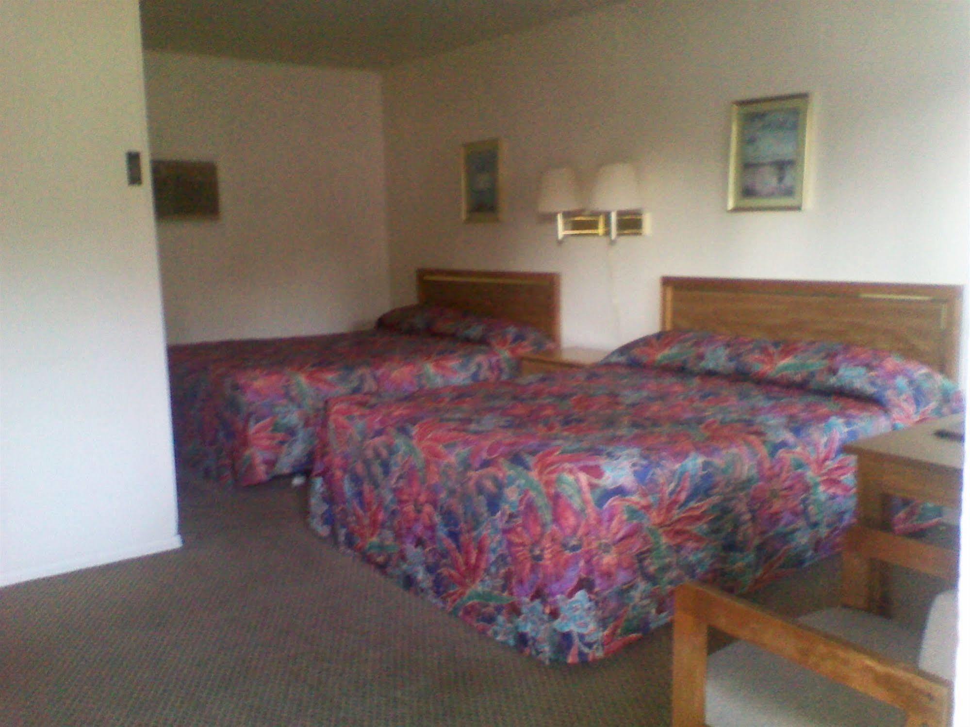 Capri Motel Mackinaw Stadt Exterior foto