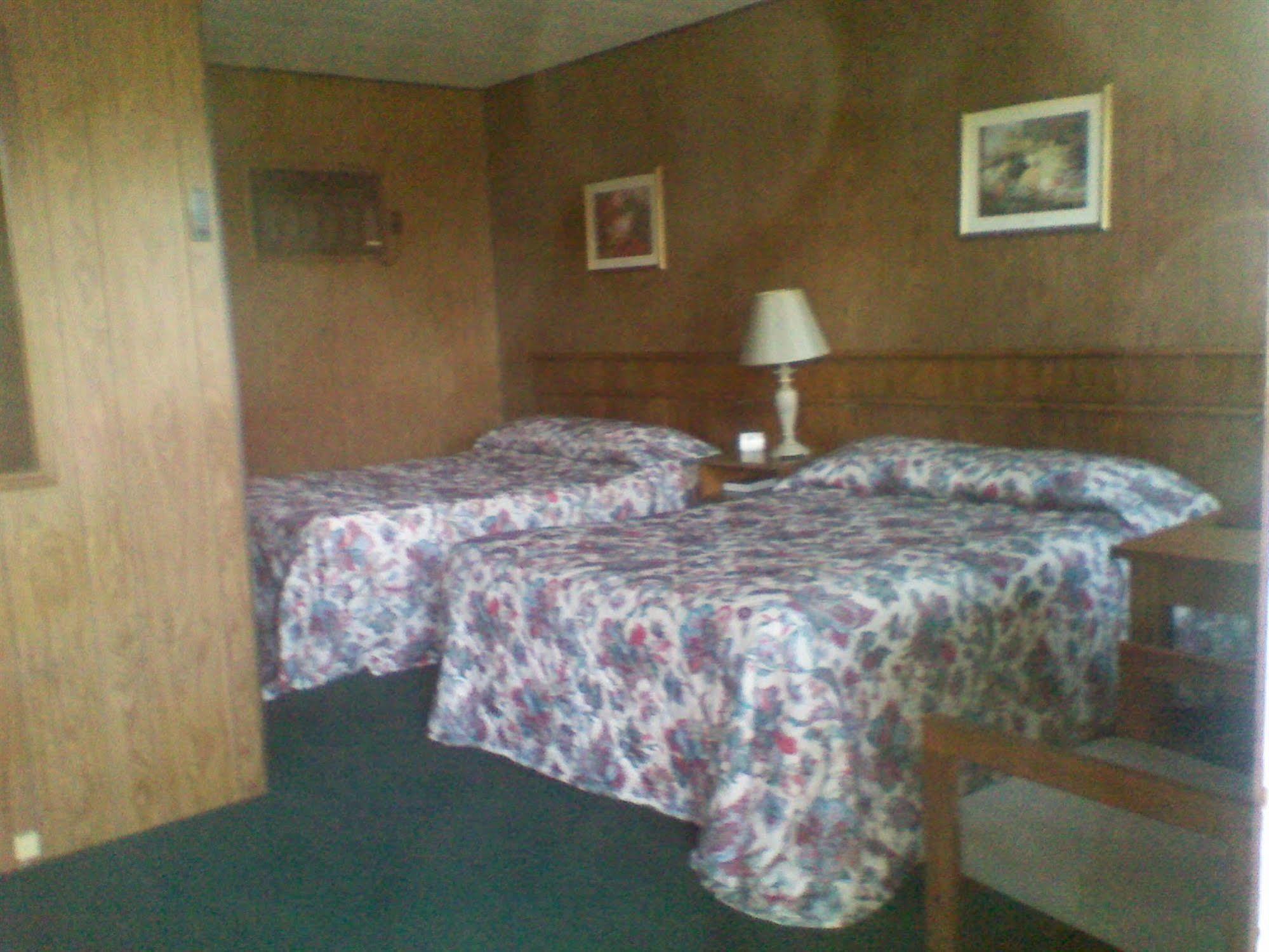 Capri Motel Mackinaw Stadt Exterior foto